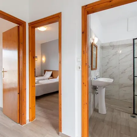 Star Paradise Neos Marmaras